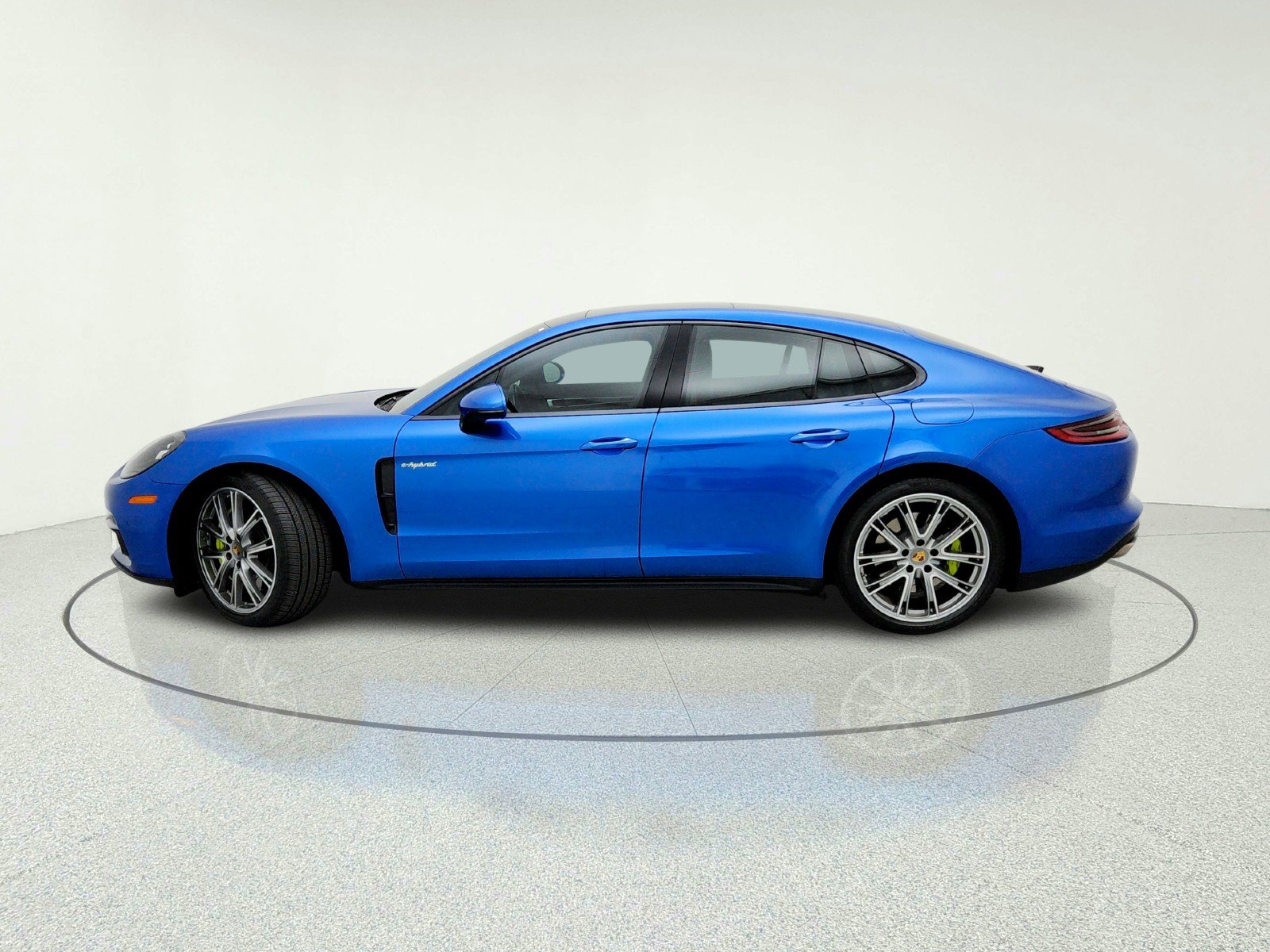 Used 2018 Porsche Panamera 4 AWD/4WD image 14