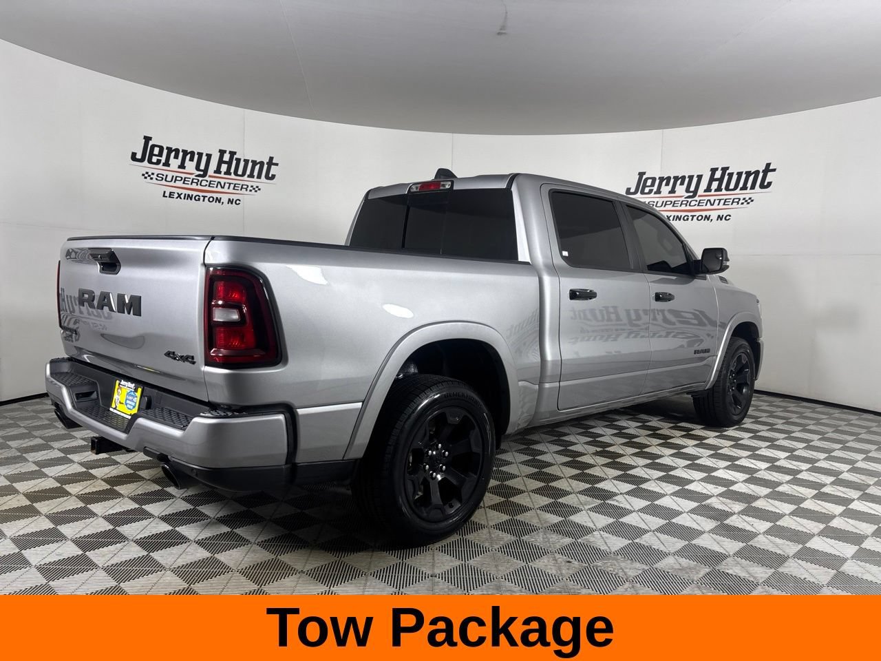 Used 2025 RAM 1500 Big Horn AWD/4WD image 6