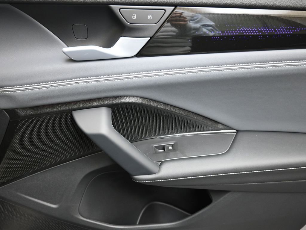 New 2026 Volkswagen Tiguan SEL R-Line image 11