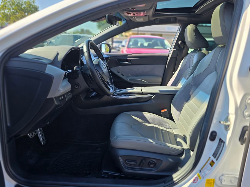 Used 2019 Toyota Avalon Touring w/ Carpet Mat Package image 11