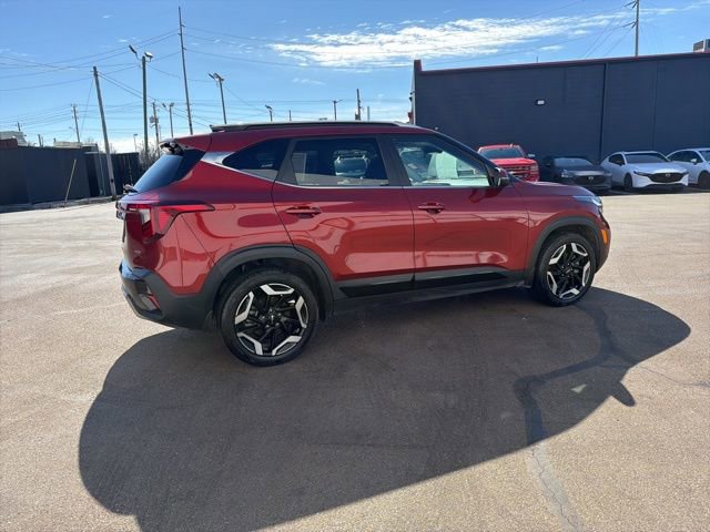 Used 2025 Kia Seltos SX w/ SX Sunroof Package image 7