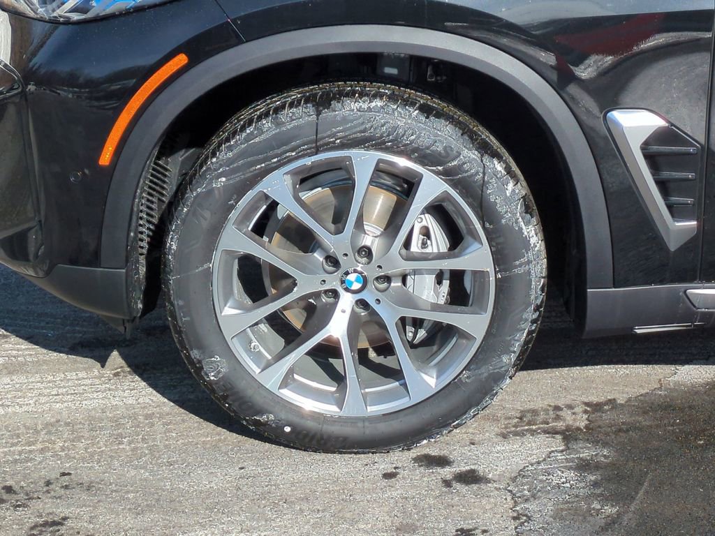 New 2026 BMW X5 xDrive40i w/ Premium Package image 10