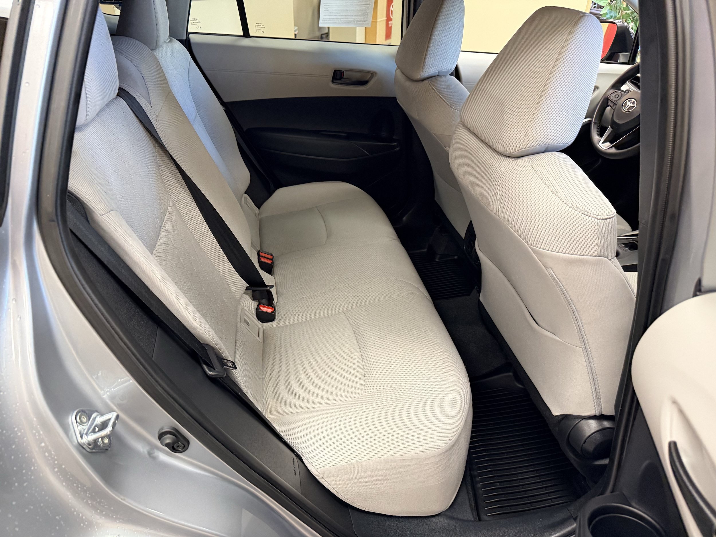 Used 2025 Toyota Corolla Cross LE AWD/4WD image 18