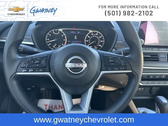 Used 2025 Nissan Altima 2.5 SV FWD image 16