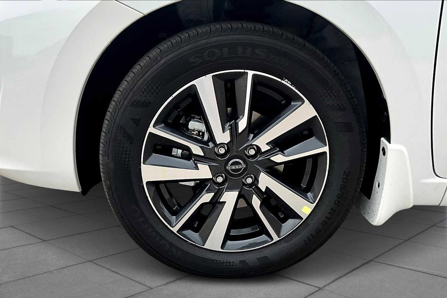 New 2025 Nissan Versa SV w/ Trunk Package FWD image 9