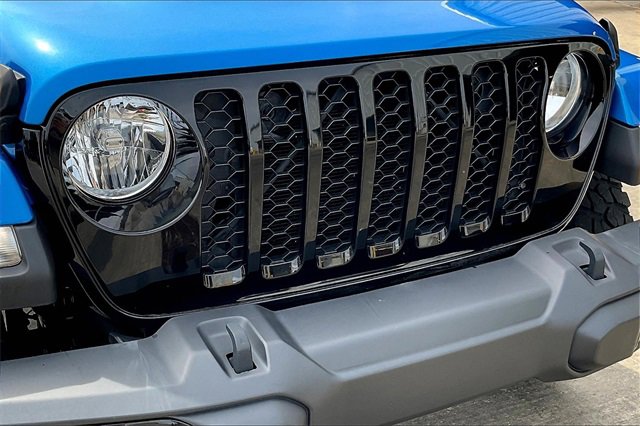 Used 2021 Jeep Gladiator Willys image 29