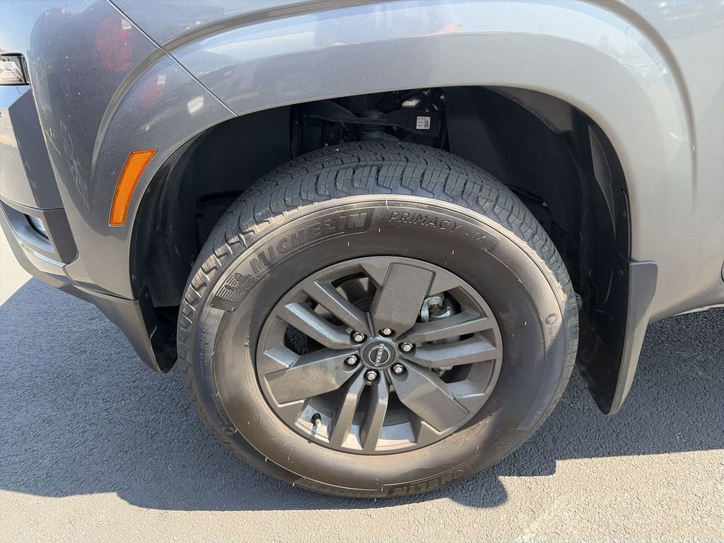 Used 2025 Nissan Frontier SV w/ SV Convenience Package image 16