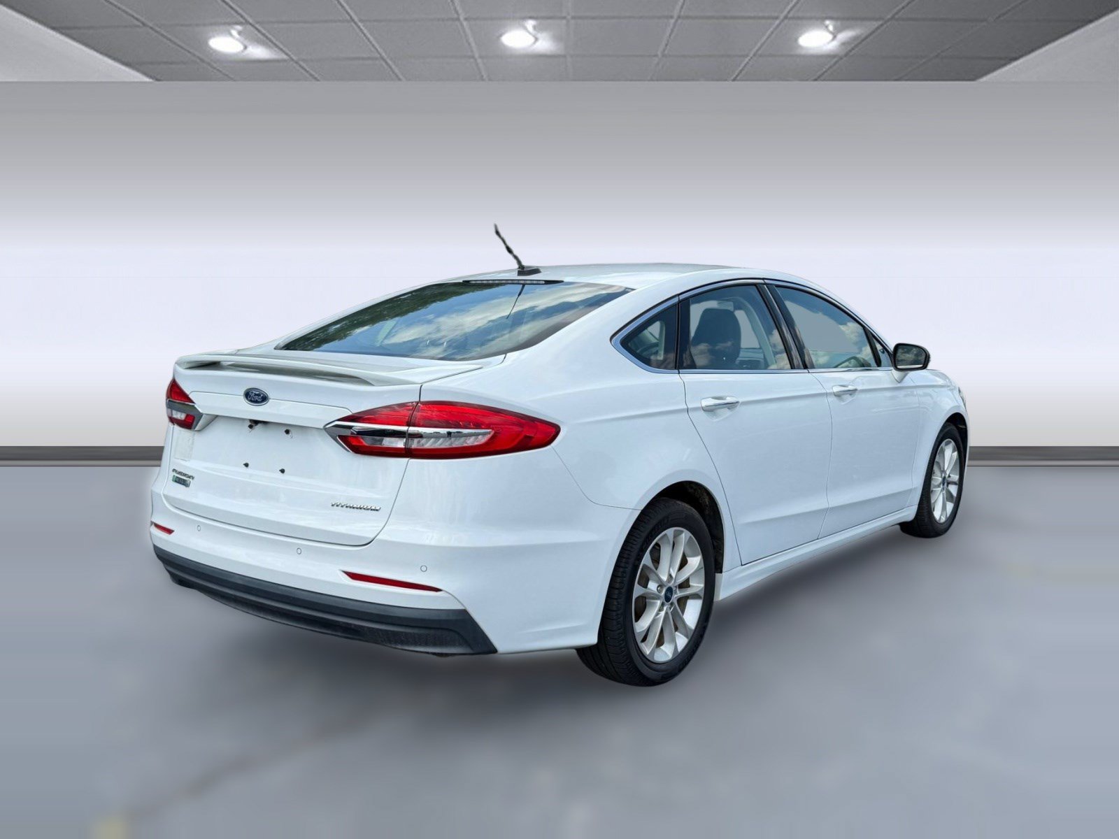Used 2019 Ford Fusion Energi Titanium FWD image 7
