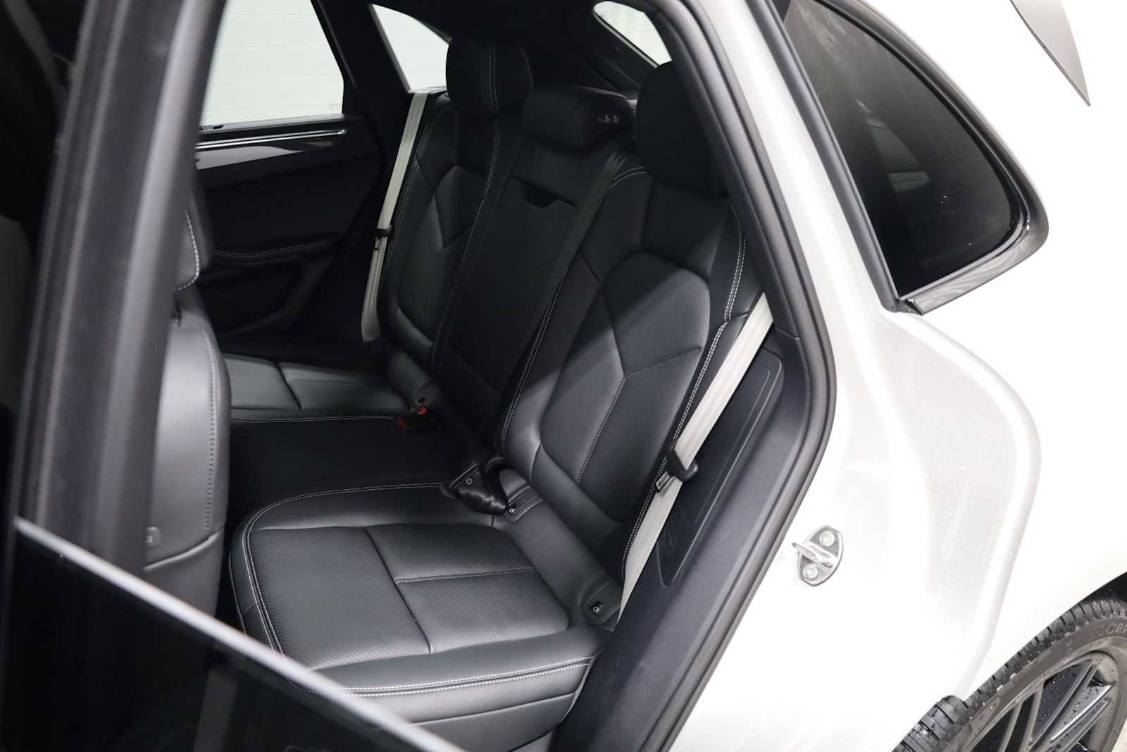 New 2026 Porsche Macan GTS image 36