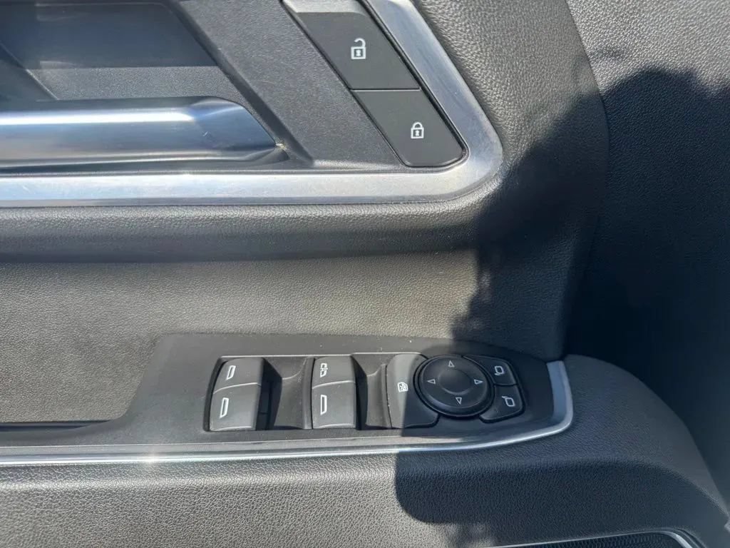 Used 2025 Chevrolet Silverado 2500 LT AWD/4WD image 12