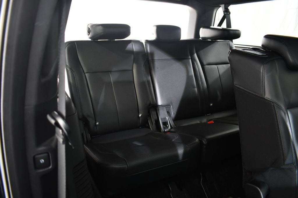 Used 2018 Ford Expedition Max XLT w/ Equipment Group 202A AWD/4WD image 20