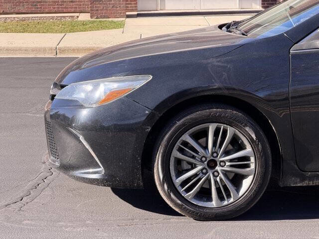 Used 2015 Toyota Camry SE image 9