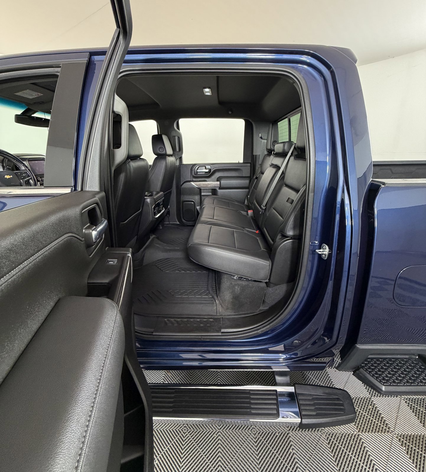 Used 2021 Chevrolet Silverado 2500 LTZ image 7