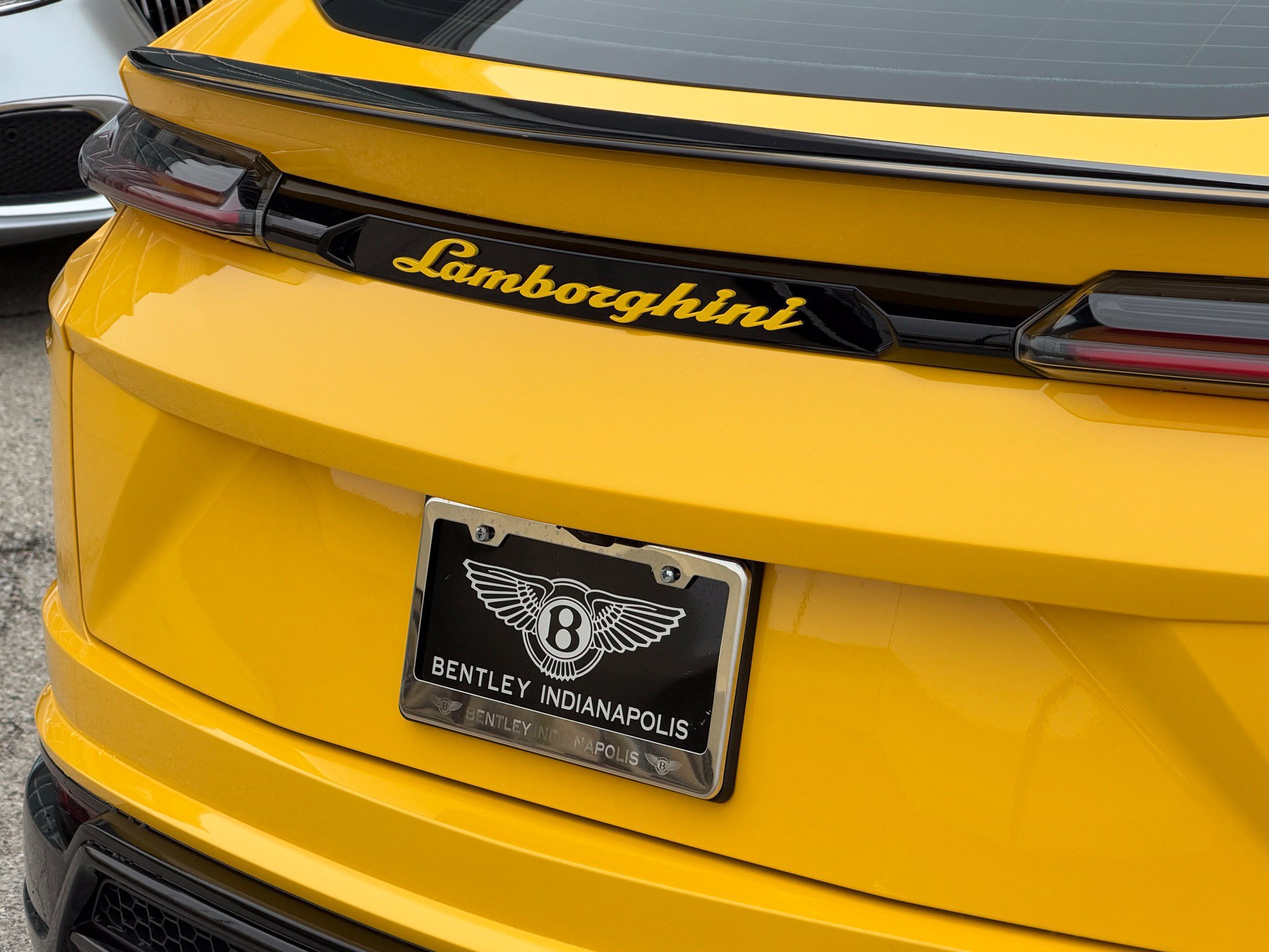 Used 2022 Lamborghini Urus AWD/4WD image 13