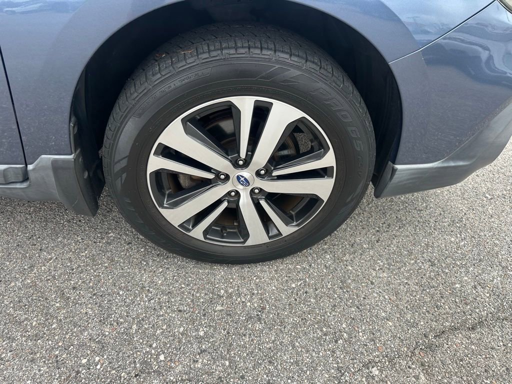 Used 2018 Subaru Outback 2.5i Limited image 4