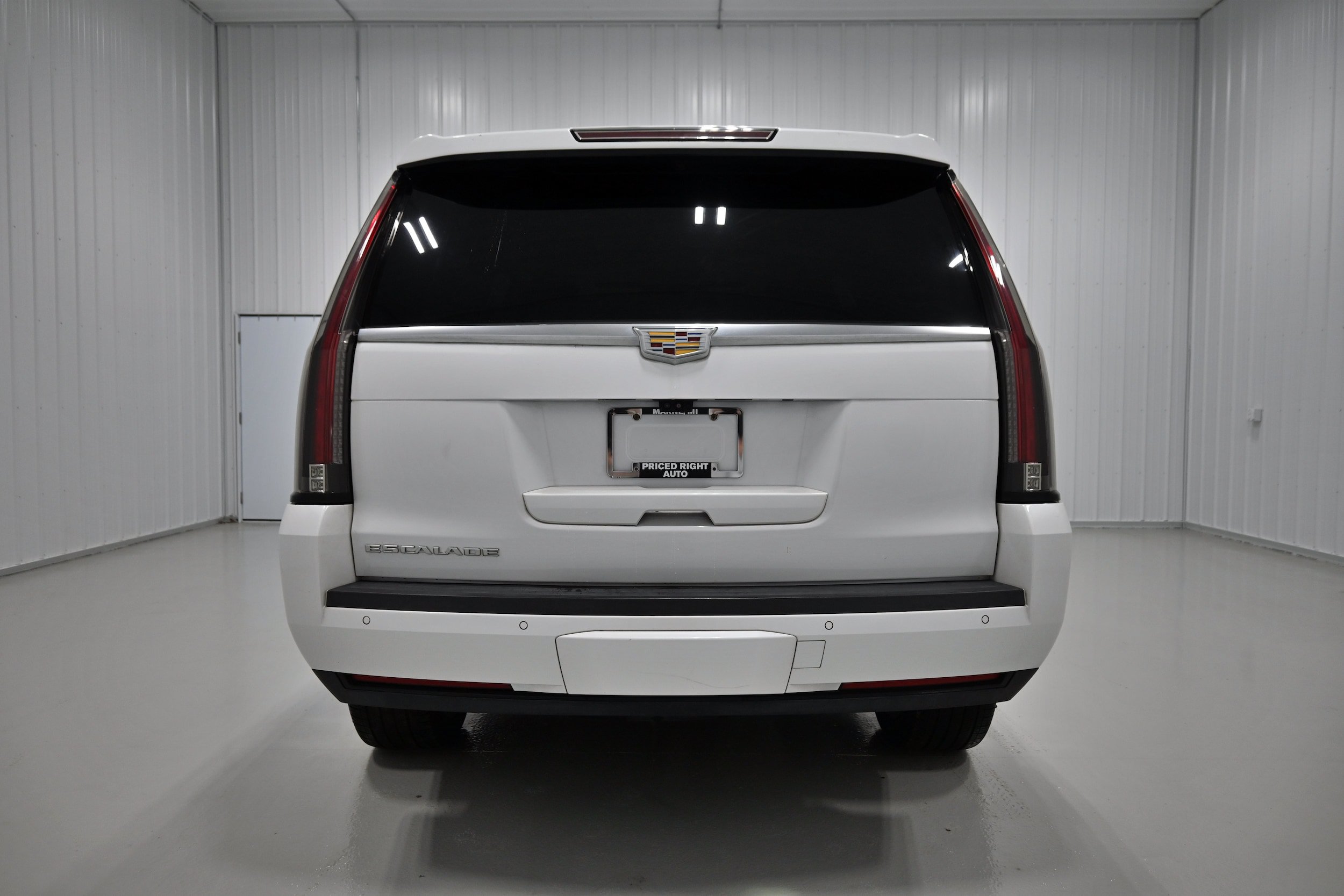 Used 2019 Cadillac Escalade Premium Luxury AWD/4WD image 36