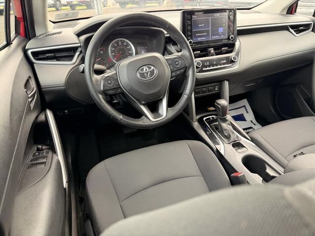 Used 2022 Toyota Corolla Cross LE w/ Moonroof Package AWD/4WD image 6