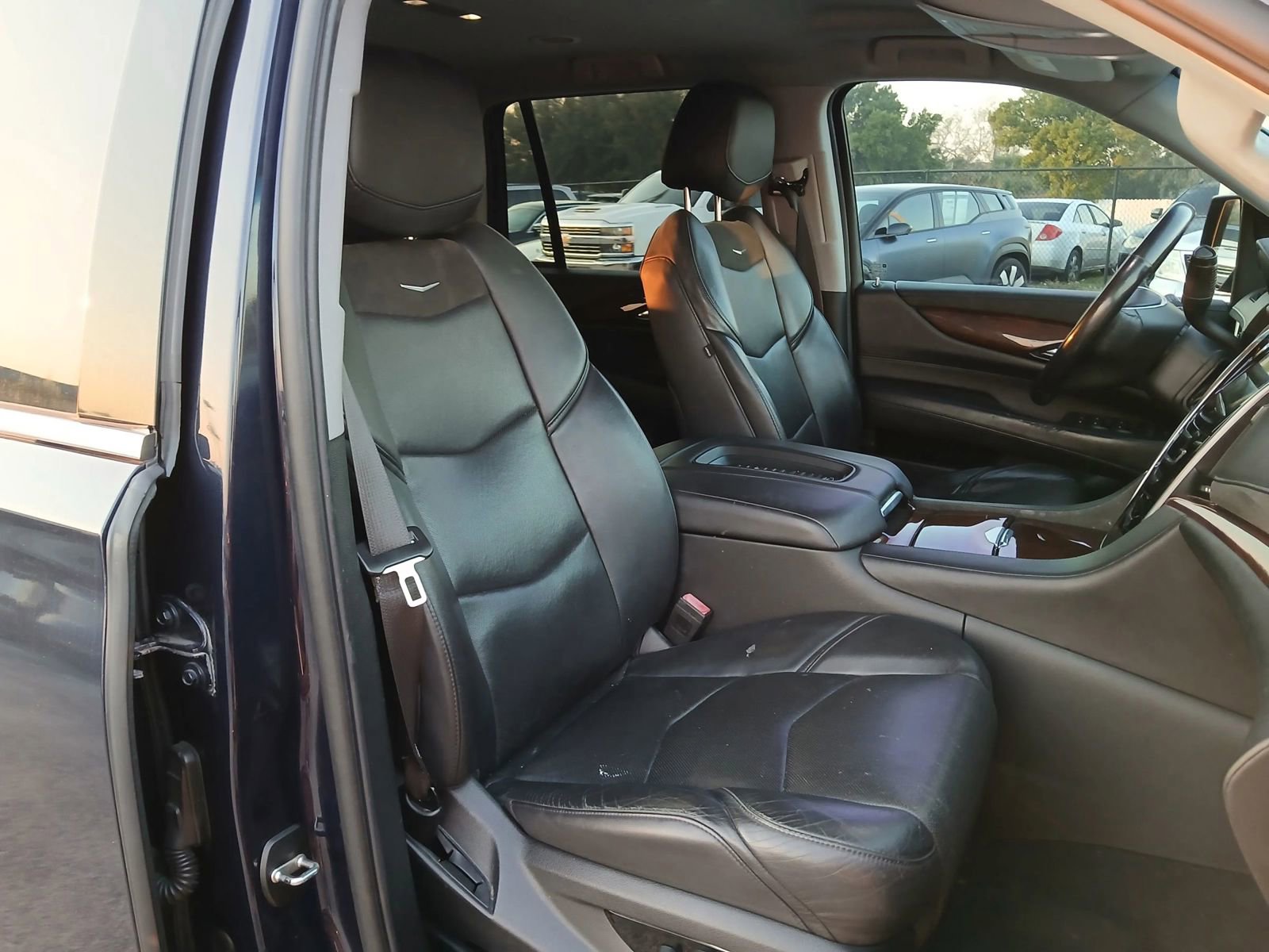 Used 2019 Cadillac Escalade 2WD image 16