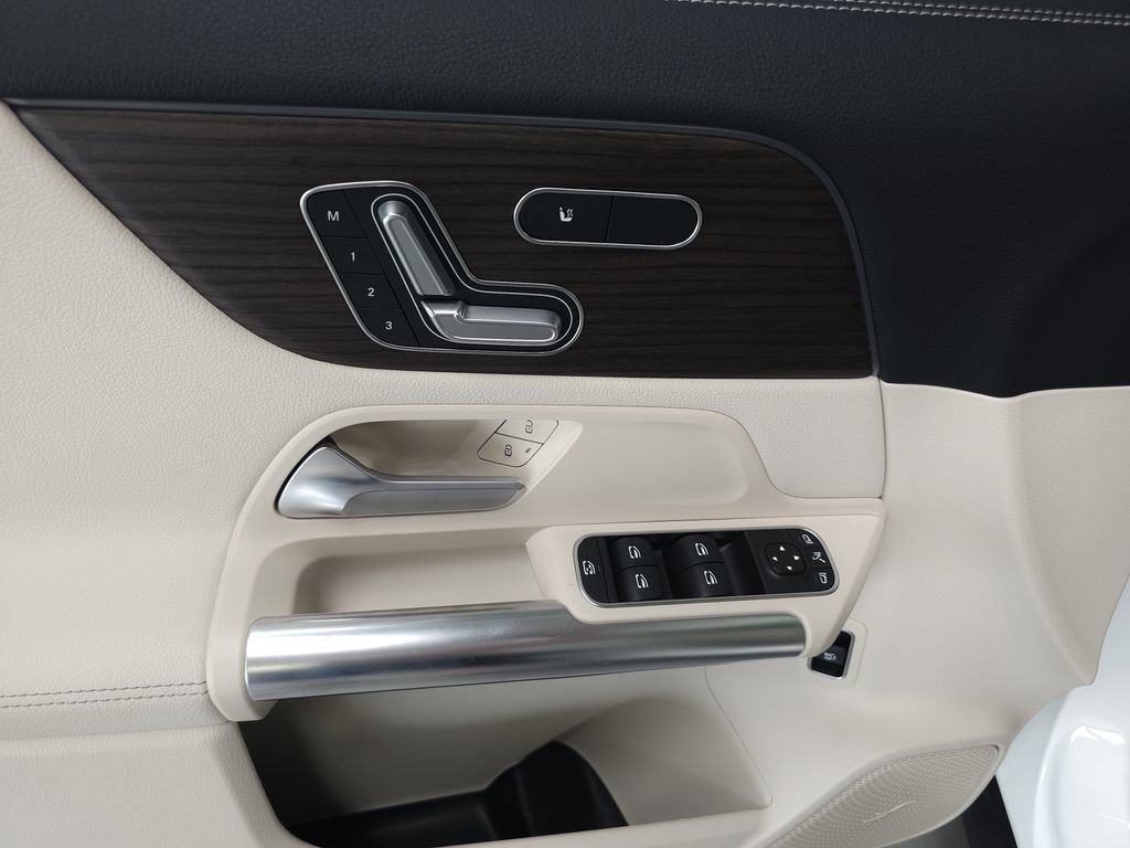 Certified 2026 Mercedes-Benz GLA 250 4MATIC image 6