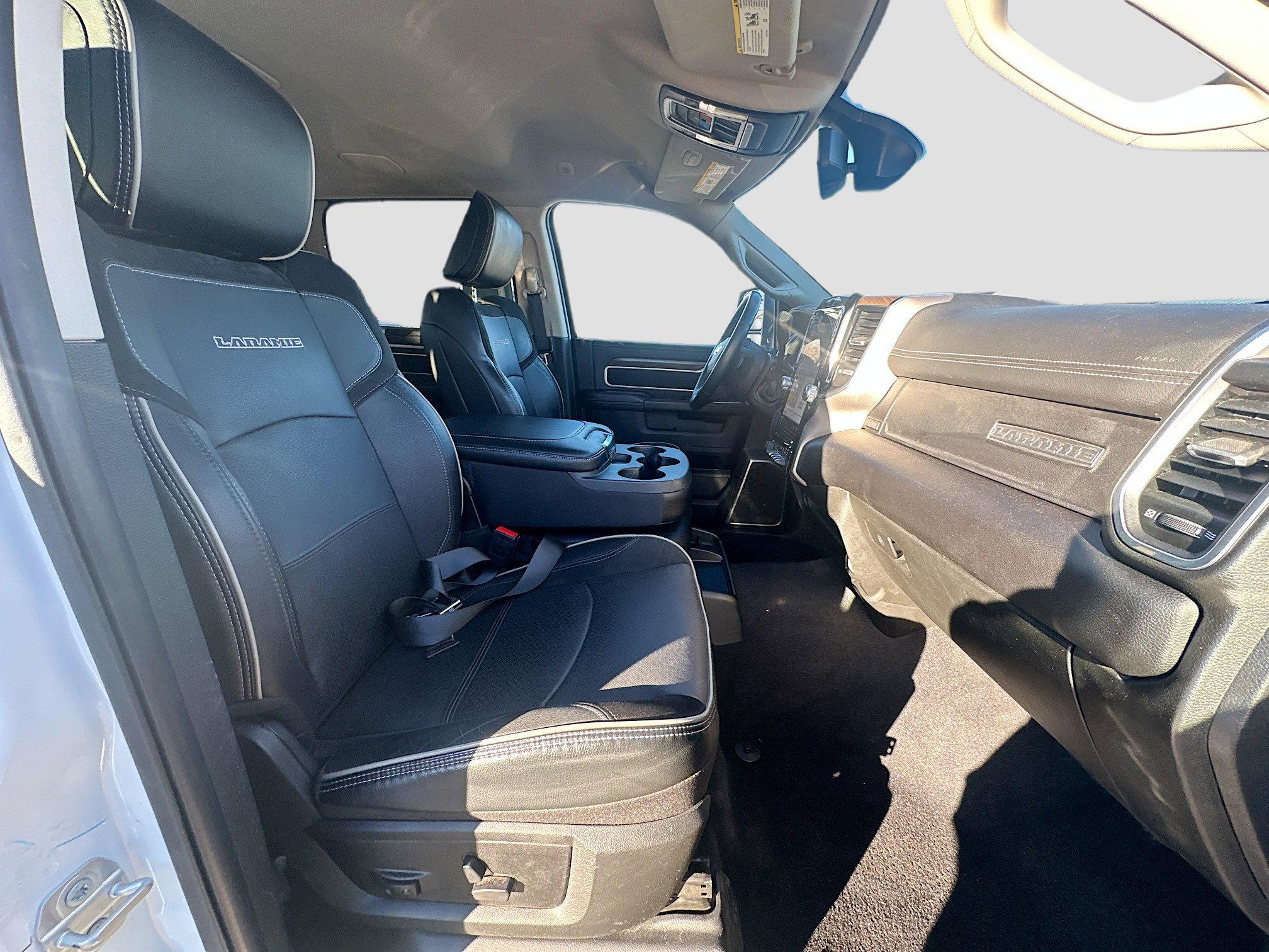 Used 2024 RAM 2500 Laramie image 32