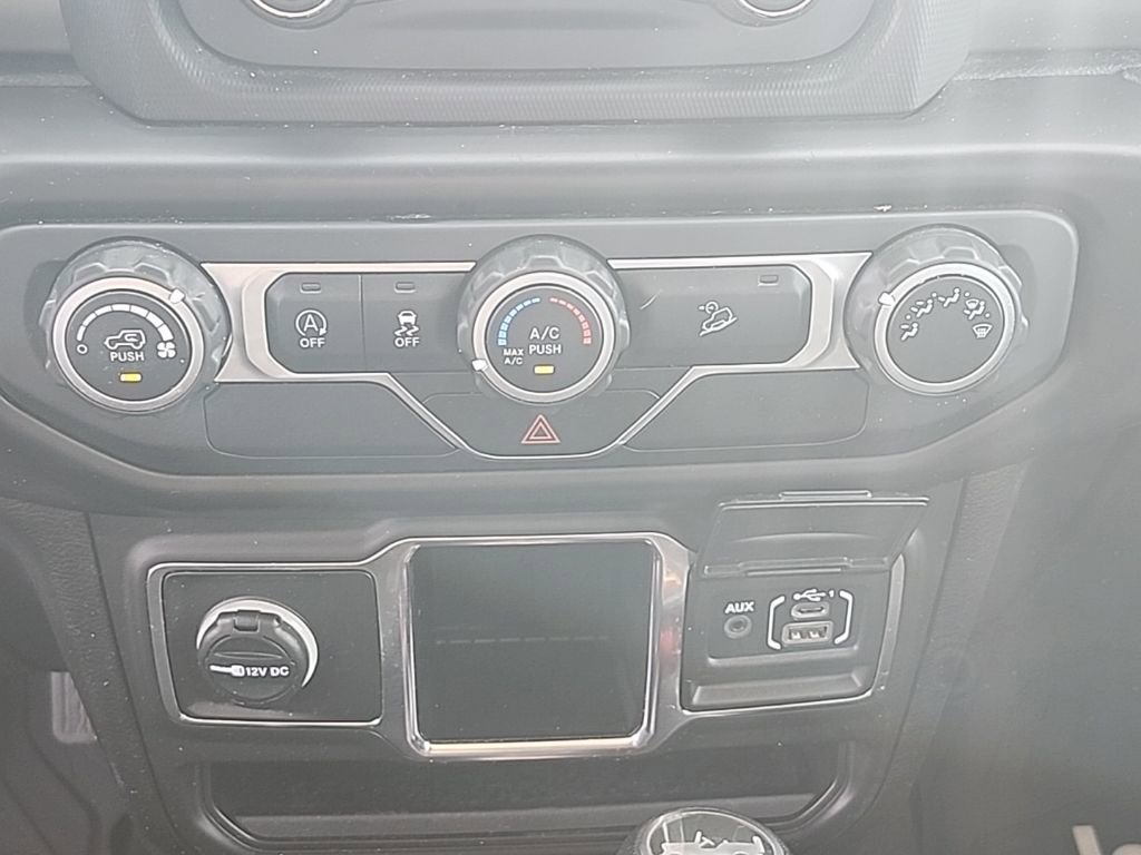 Used 2018 Jeep Wrangler Unlimited Sport AWD/4WD image 5