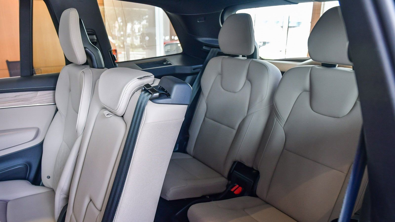 Used 2025 Volvo XC90 B5 Plus w/ Protection Package Premier image 32