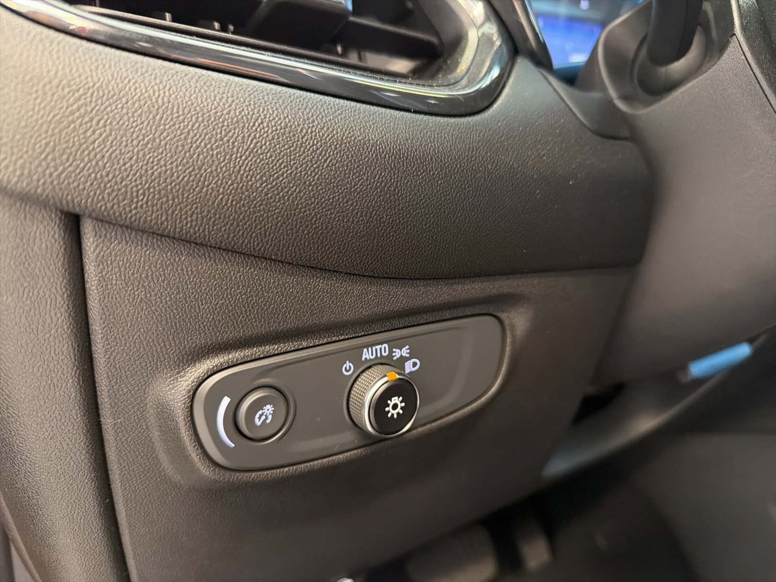 Used 2022 Chevrolet Equinox RS image 27