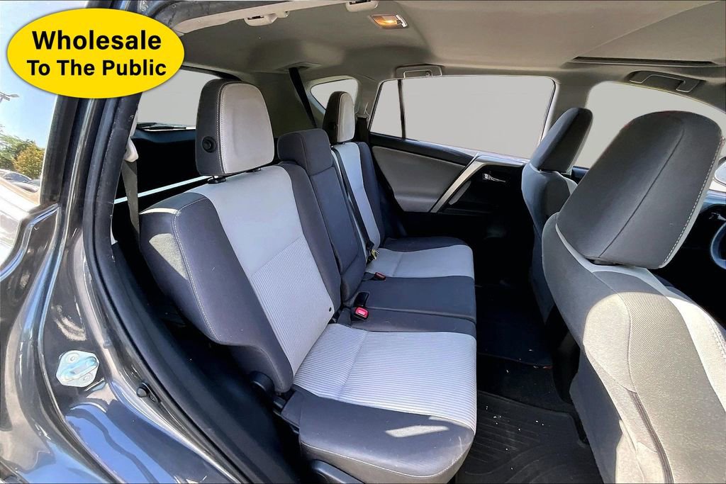 Used 2015 Toyota RAV4 XLE FWD image 17