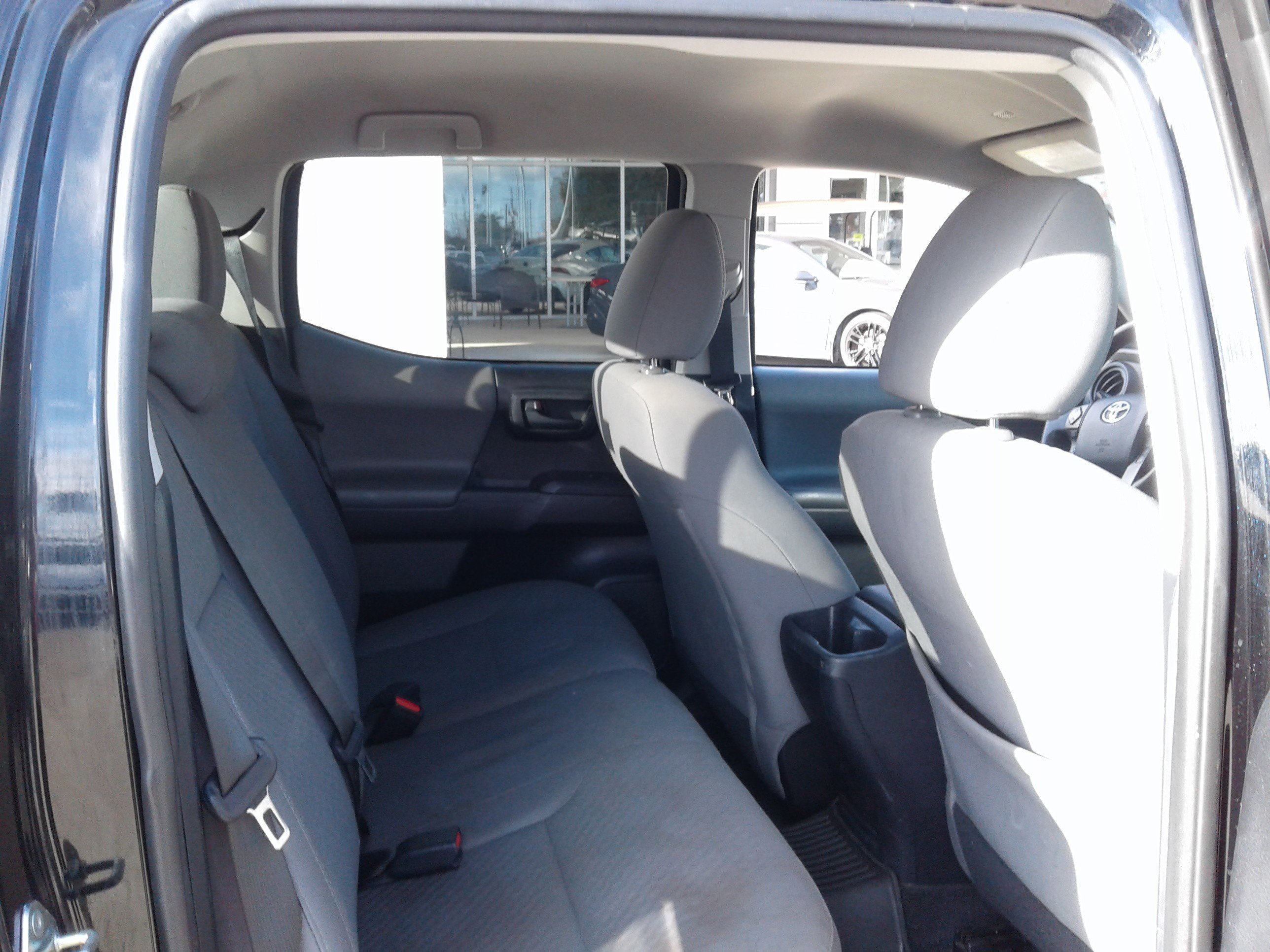 Used 2020 Toyota Tacoma SR image 11
