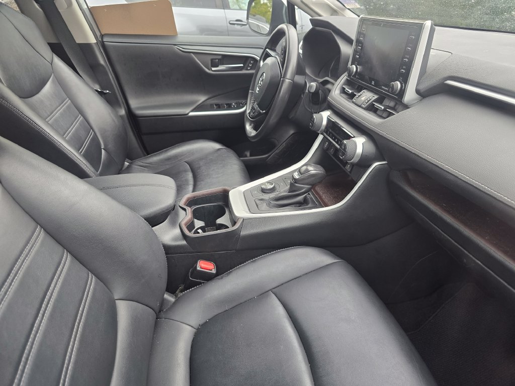 Used 2019 Toyota RAV4 Limited w/ Carpet Mat Package AWD/4WD image 15