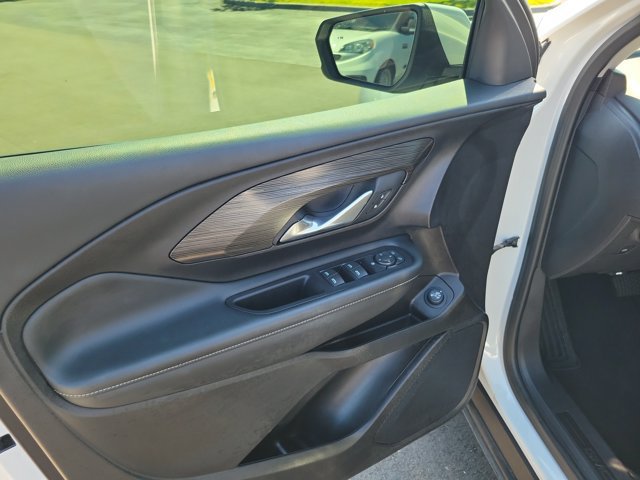 Used 2024 GMC Terrain SLE w/ Driver Convenience Package FWD image 19