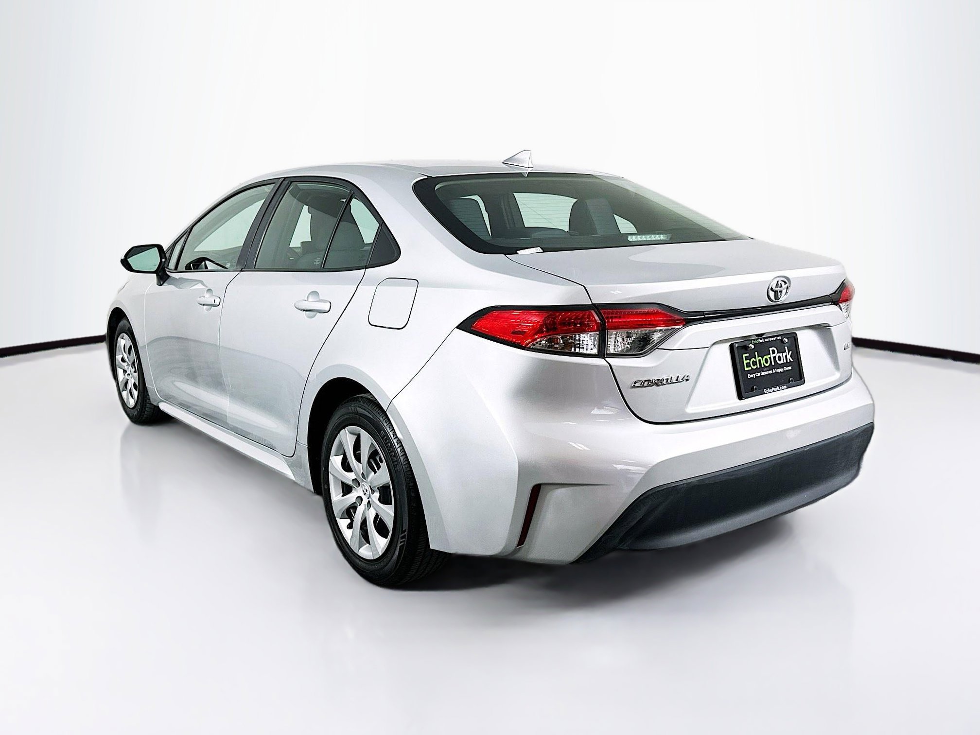 Used 2023 Toyota Corolla LE image 5