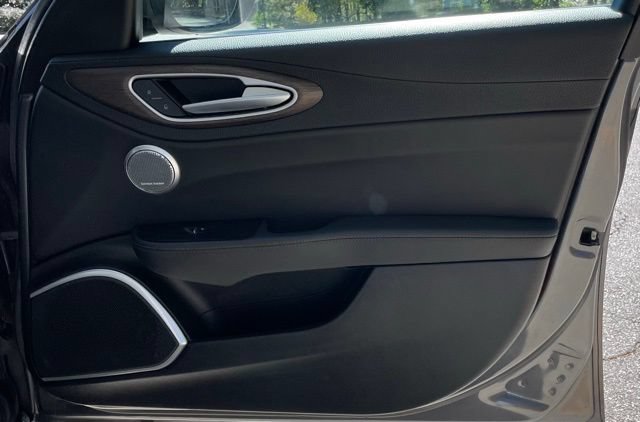 Used 2019 Alfa Romeo Giulia Ti AWD/4WD image 18
