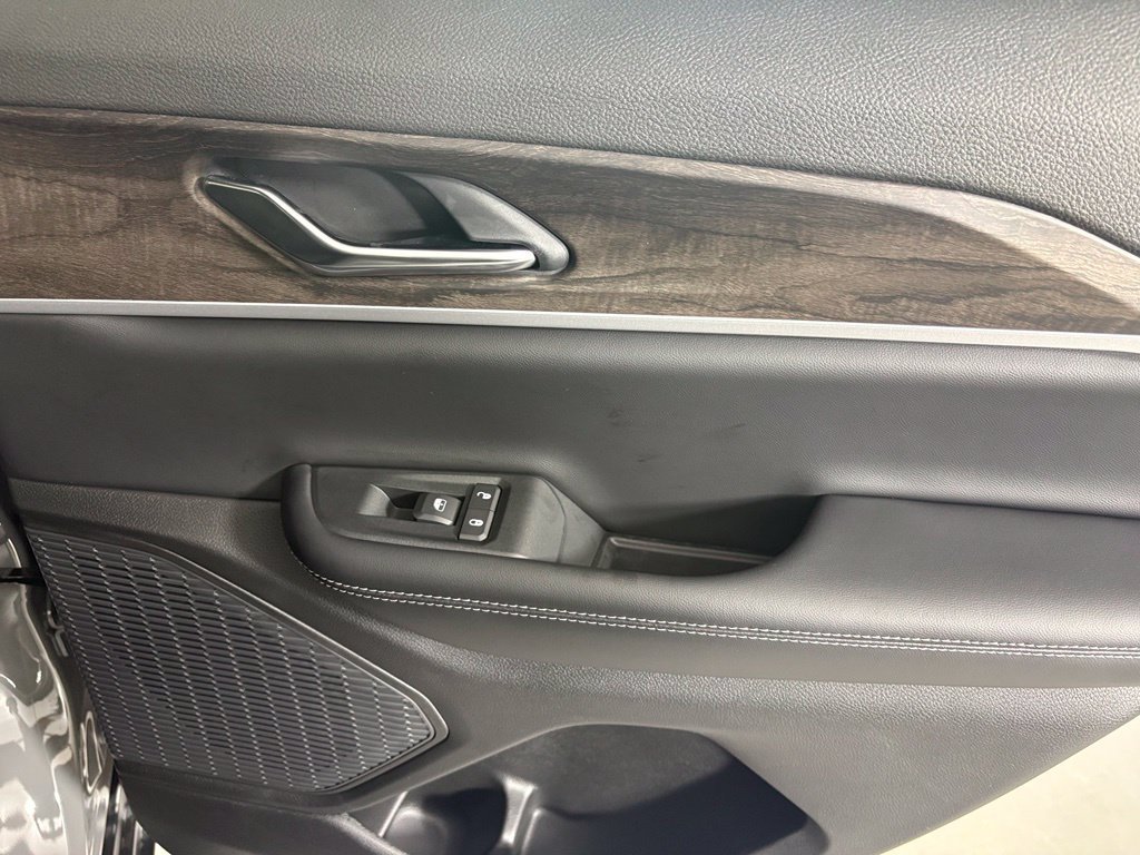 New 2027 Jeep Grand Cherokee Altitude RWD image 15