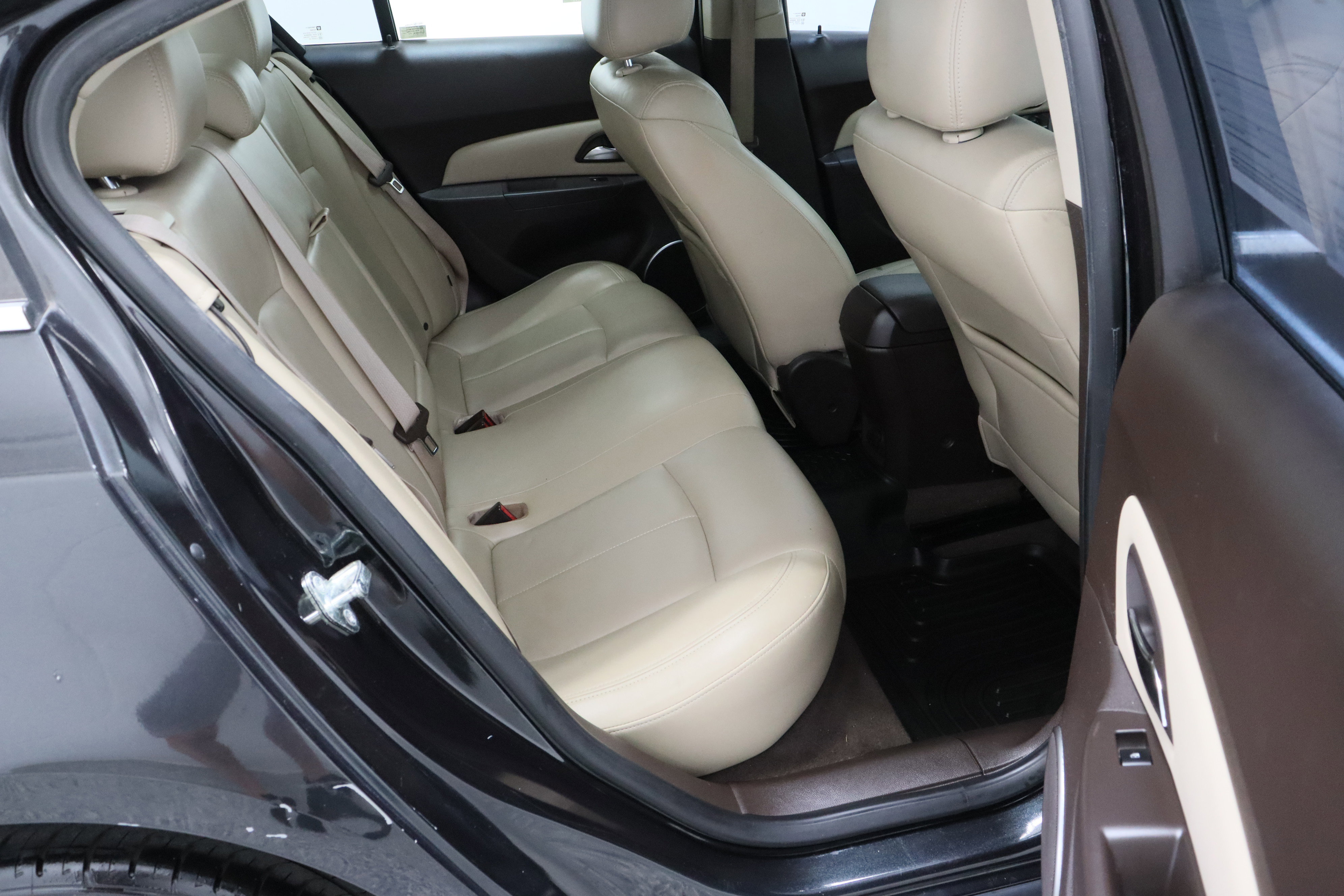 Used 2011 Chevrolet Cruze LTZ image 30