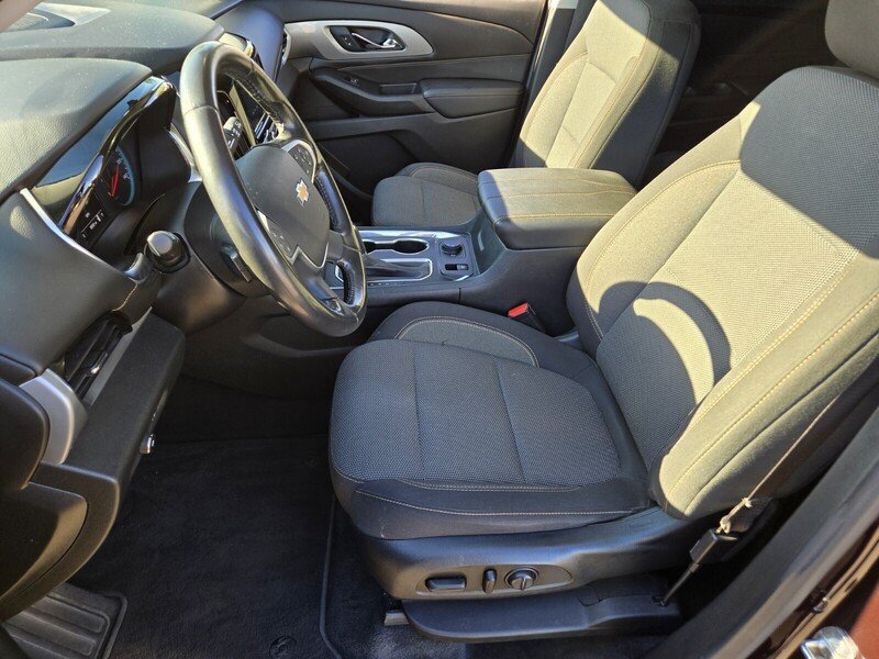 Used 2020 Chevrolet Traverse LT w/ LPO, Cargo Package FWD image 11