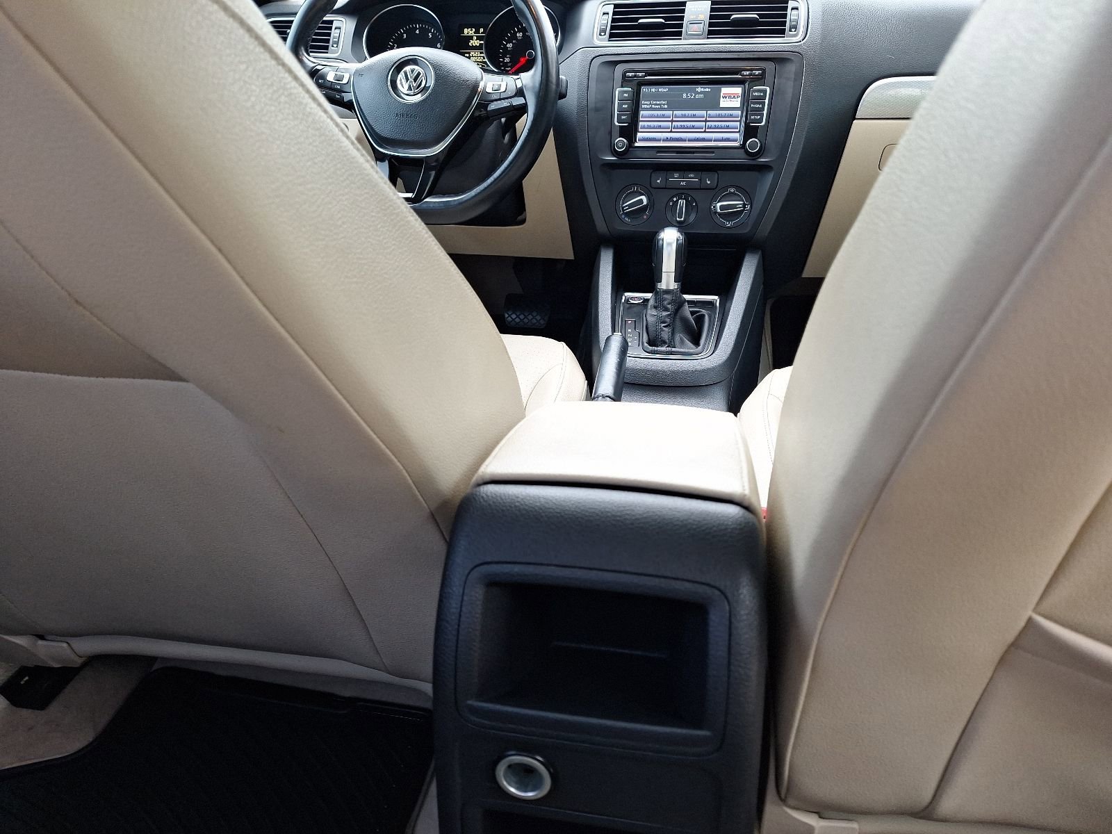 Used 2015 Volkswagen Jetta SE FWD image 30