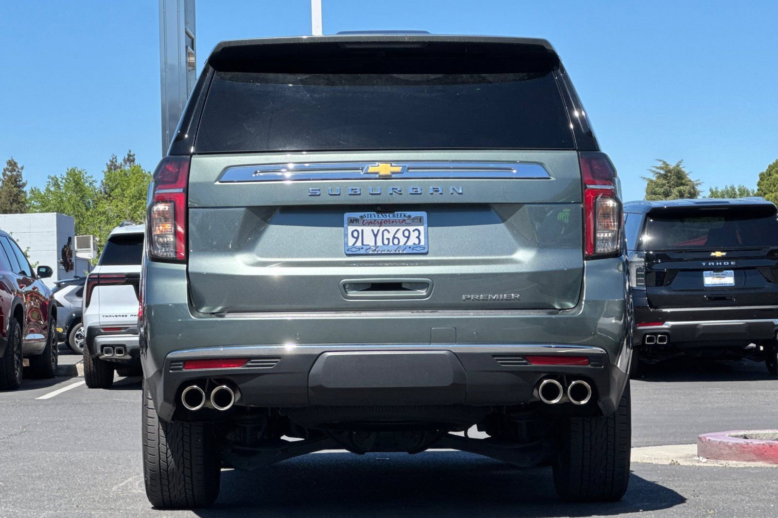 Used 2024 Chevrolet Suburban Premier image 6