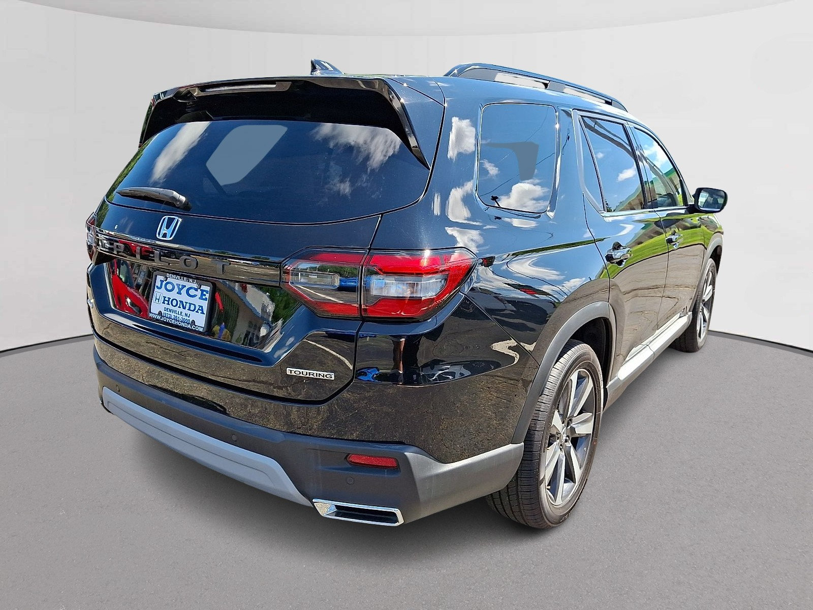 Used 2023 Honda Pilot Touring image 10