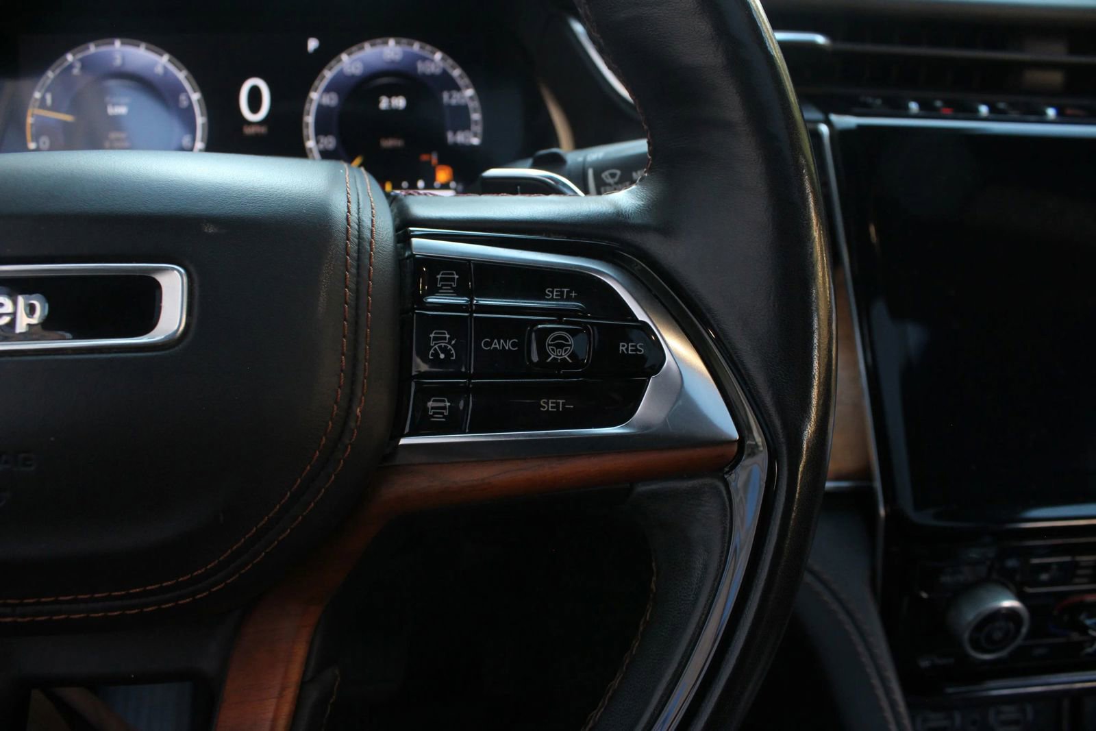 Used 2021 Jeep Grand Cherokee L Summit image 31