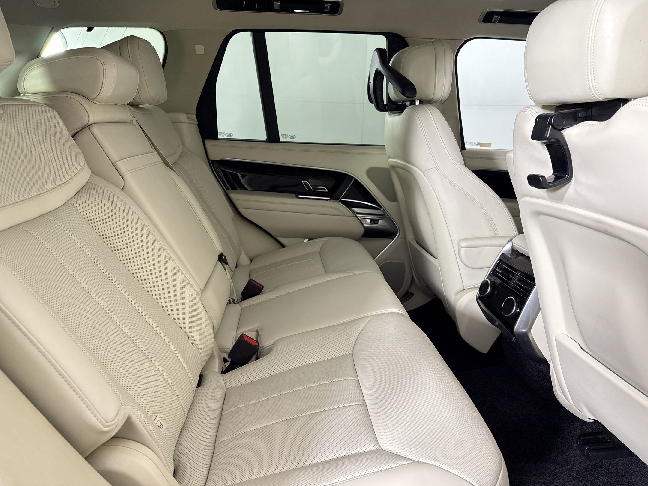 Used 2023 Land Rover Range Rover SE AWD/4WD image 28
