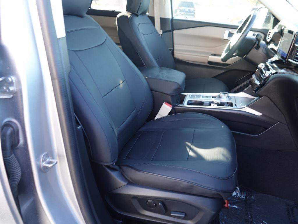 Used 2022 Ford Explorer Limited w/ Equipment Group 301A RWD image 35