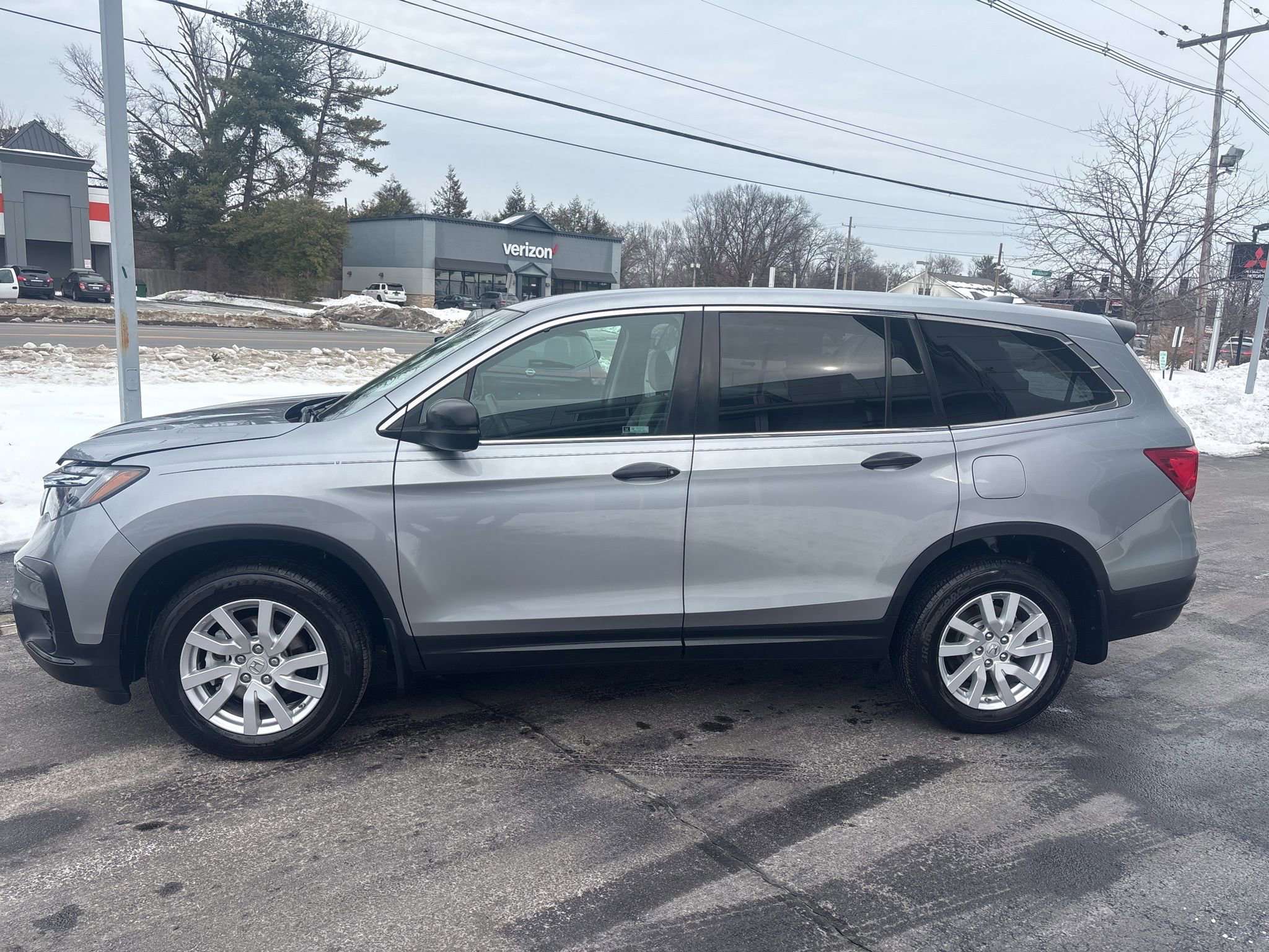 Used 2019 Honda Pilot LX image 9