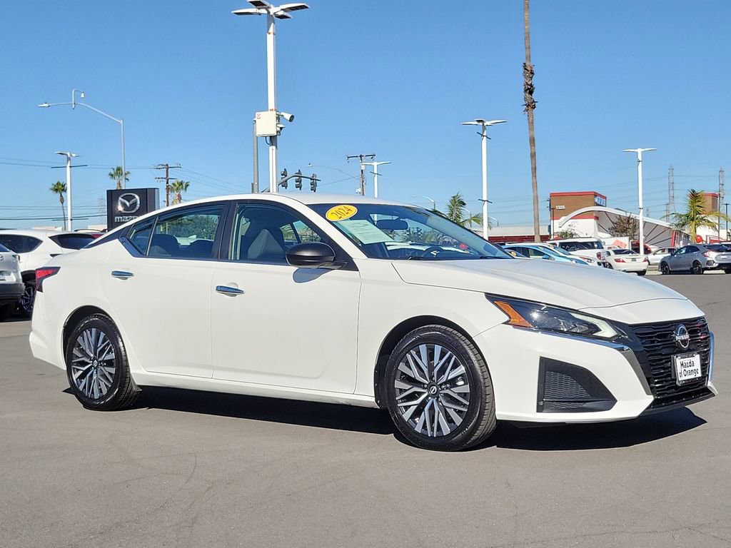 Used 2024 Nissan Altima 2.5 SV image 28