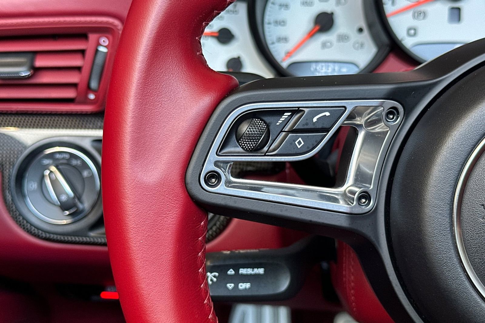 Certified 2019 Porsche 911 Targa 4 GTS AWD/4WD image 30