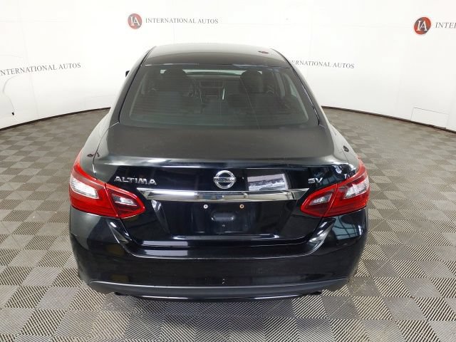 Used 2017 Nissan Altima 2.5 SR w/ Midnight Edition Package FWD image 6