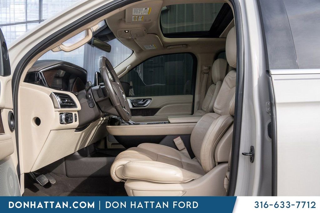 Used 2020 Lincoln Navigator Reserve w/ Luxury Package image 3