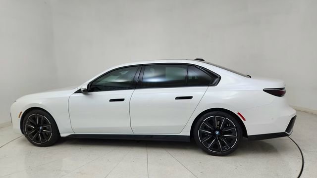 Used 2025 BMW 740i xDrive image 4