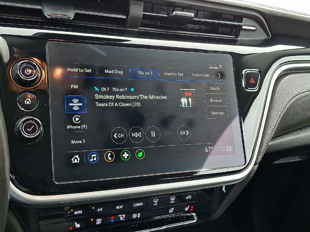Used 2023 Chevrolet Bolt EUV LT w/ Comfort Package FWD image 3