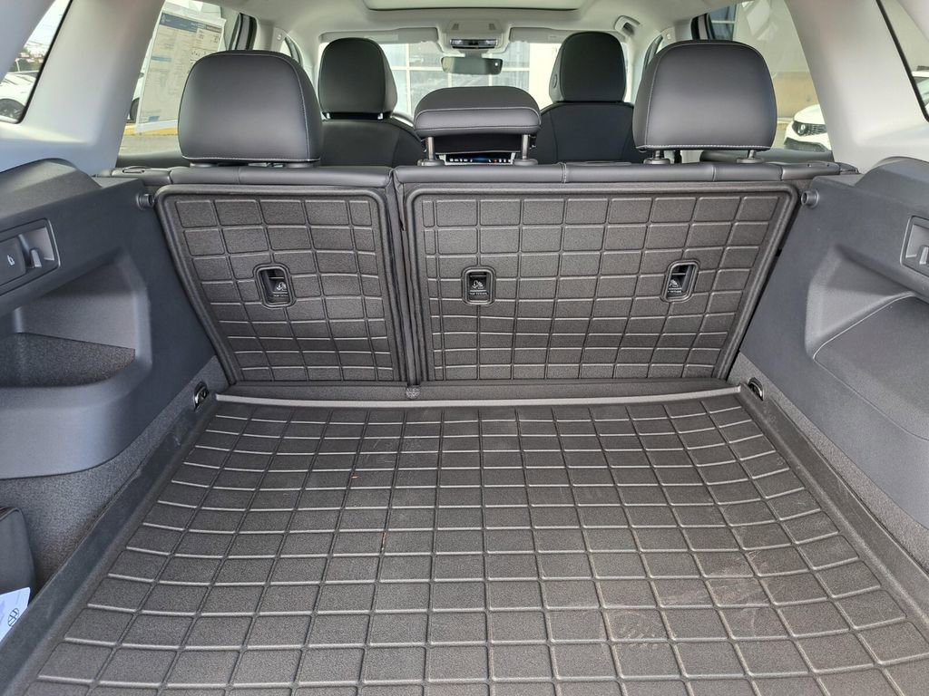 New 2026 Volkswagen Tiguan SE image 27